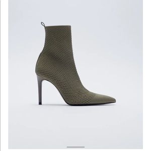 ZARA FABRIC HEELED ANKLE BOOTIES SZ 8 KHAKI GREEN